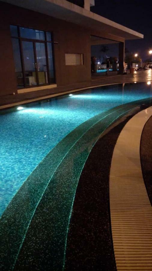 Silk Sky Residence Seri Kembangan Exterior foto